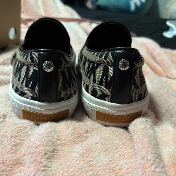 Michael Kors Black and Brown Shoes - Picture 3 of 3